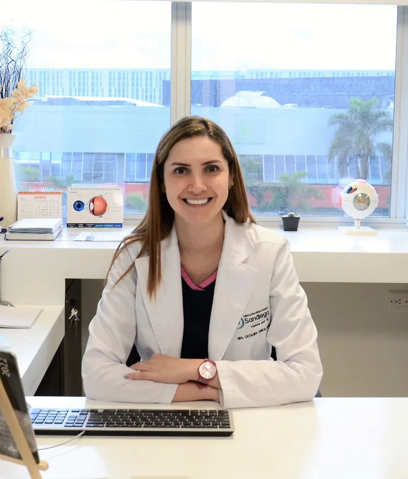 Dra. Catalina Chica, oftalmóloga cirujana en Medellín